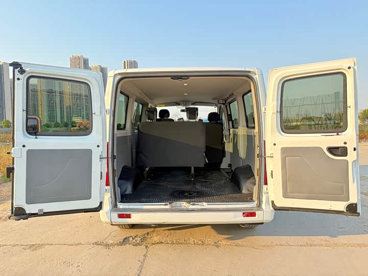 Maxus V80 2024 2024款 傲运通 6AMT 短轴超低顶147Ps 5/6座