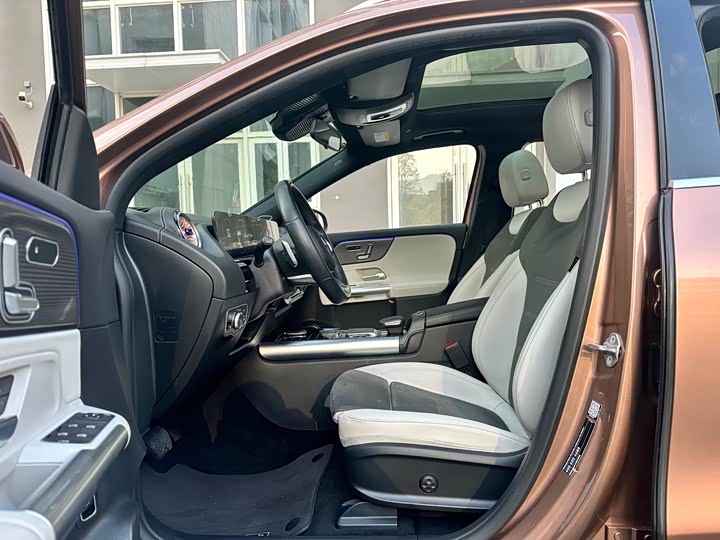 Mercedes-Benz EQA 2022 2022款 EQA 300 4MATIC 首发特别版