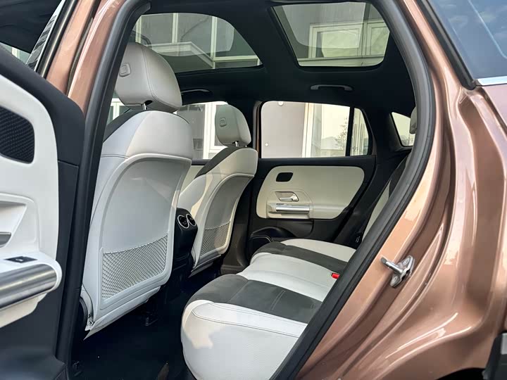 Mercedes-Benz EQA 2022 2022款 EQA 300 4MATIC 首发特别版