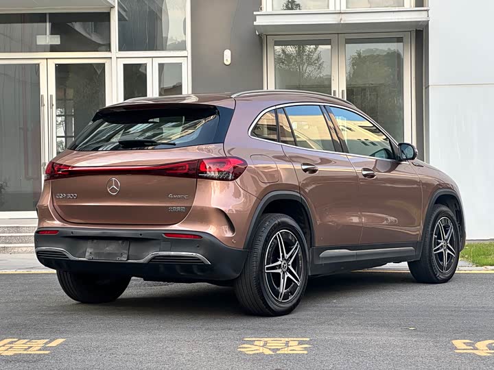 Mercedes-Benz EQA 2022 2022款 EQA 300 4MATIC 首发特别版