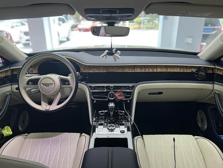 Bentley Flying Spur 2022 2022款 4.0T V8 标准版