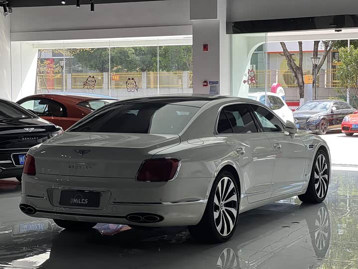 Bentley Flying Spur 2022 2022款 4.0T V8 标准版
