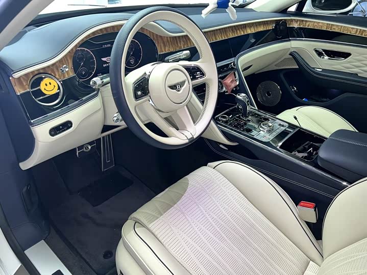 Bentley Flying Spur 2022 2022款 4.0T V8 标准版