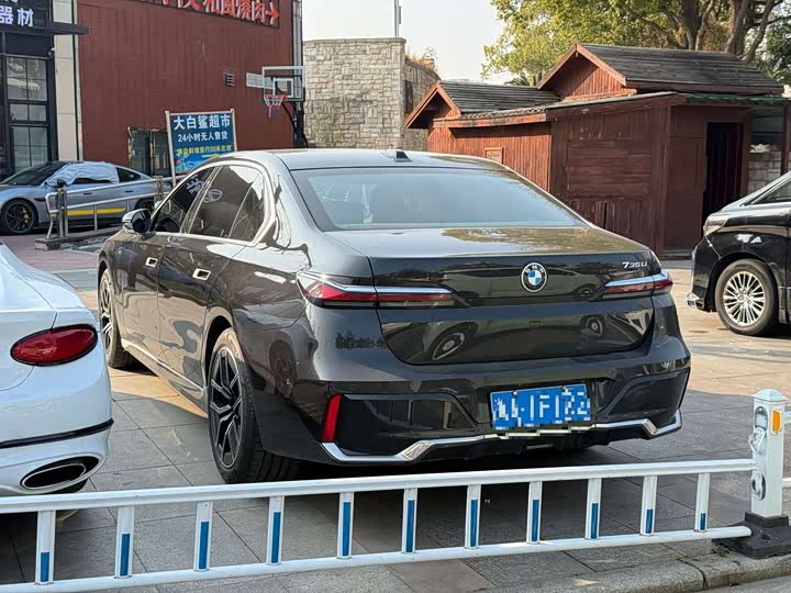 BMW 7 Series 2023 2023款 735Li M运动套装