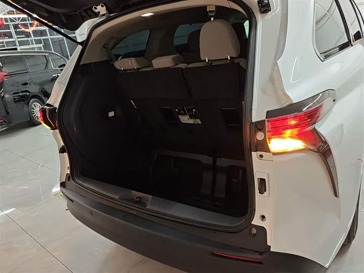 Toyota Sienna 2024 2024款 2.5L混动 舒适版