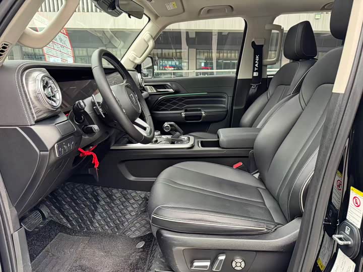 Tank 300 2024 2024款 2.0T 征服者