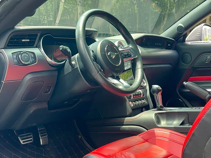 Ford Mustang 2021 2021款 2.3T EcoBoost 黑曜魅影特别版