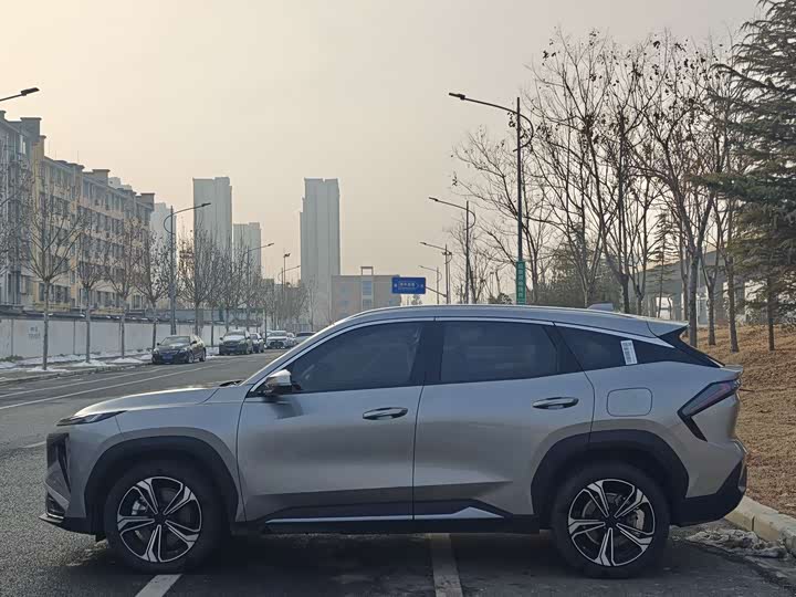 2025 Geely Galaxy L7