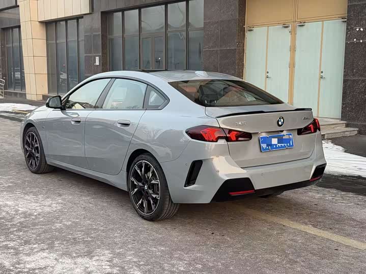 BMW 2 Series 2025 2025款 225L M运动曜夜套装