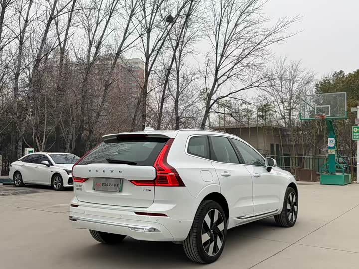 Volvo XC60 Hybrid 2025 2025款 插电式混动 长续航四驱智雅豪华版