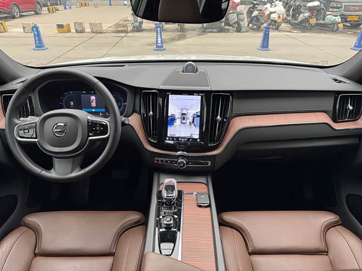 Volvo XC60 Hybrid 2025 2025款 插电式混动 长续航四驱智雅豪华版