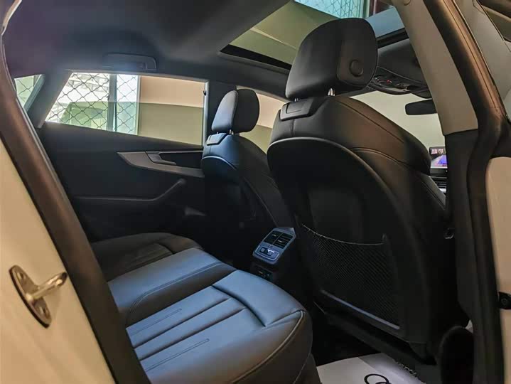 Audi A5 2024 2024款 Sportback 40 TFSI 时尚动感型