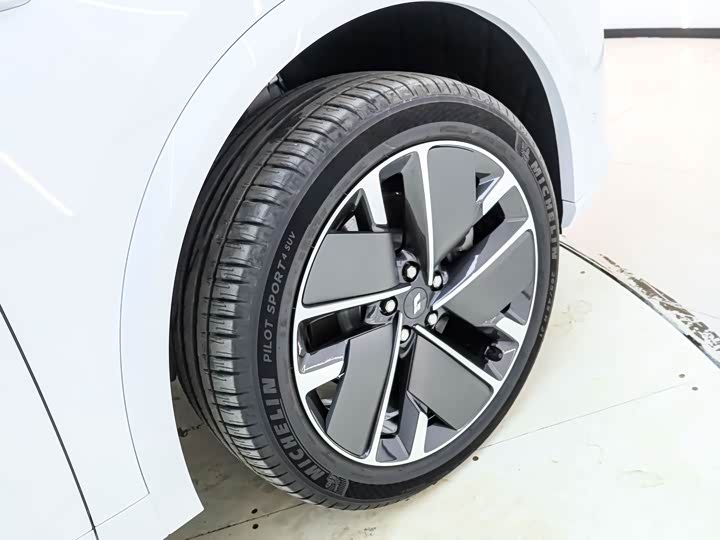 LiXiang L7 2025 2025款 Ultra 智能焕新版