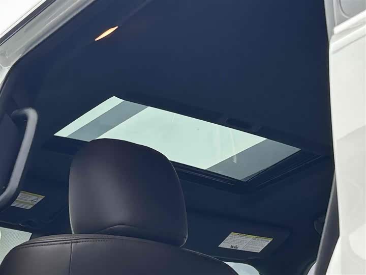 Nissan Armada 2023 2023款 ARMADA 5.6L 无敌舰队旗舰版