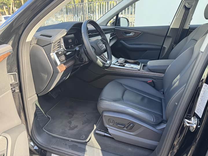 Audi Q7 2024 2024款 45 TFSI quattro S line黑武士型
