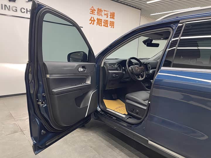 Jeep Grand Commander 2022 2022款 2.0T 两驱豪华版
