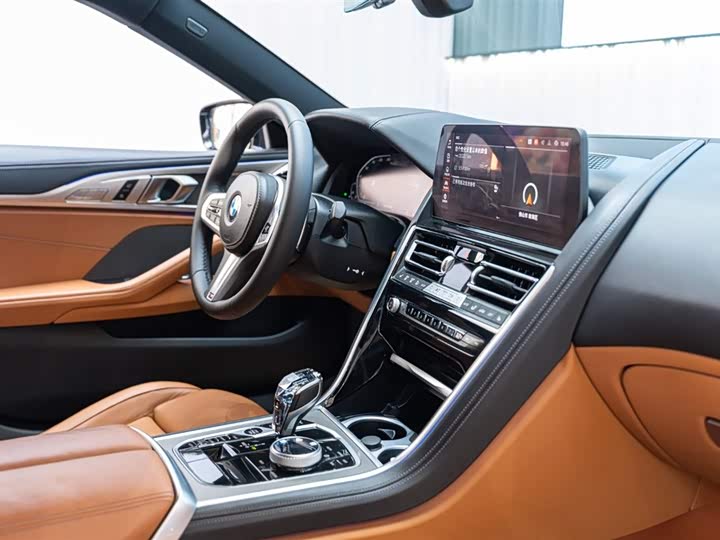 BMW 8 Series 2022 2022款 840i 四门轿跑车 M运动套装
