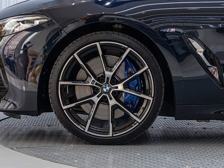 BMW 8 Series 2022 2022款 840i 四门轿跑车 M运动套装