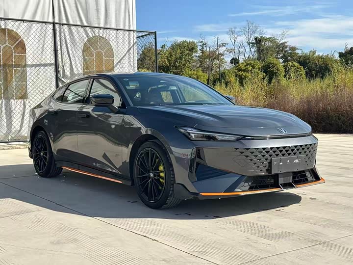 Changan UNI-V 2024 2024款 1.5T 尊贵运动型