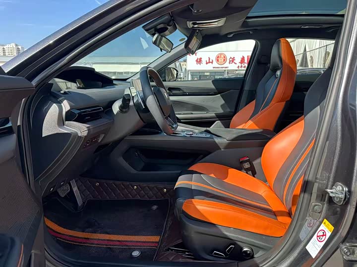 Changan UNI-V 2024 2024款 1.5T 尊贵运动型