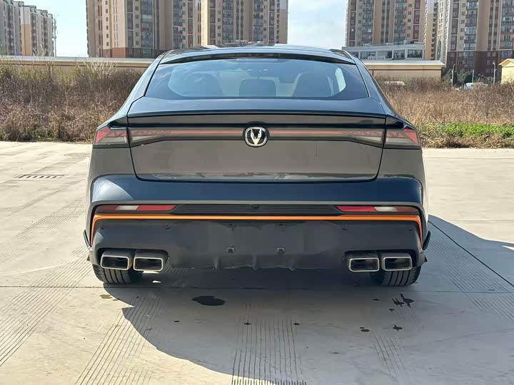 Changan UNI-V 2024 2024款 1.5T 尊贵运动型