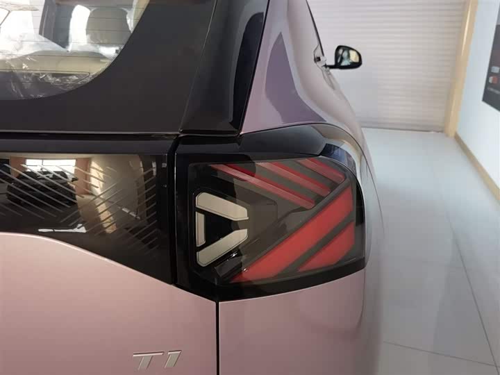 BAIC Arcfox T1 2025 2025款 425 PLUS