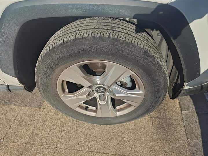 Toyota RAV4 2024 2024款 2.0L CVT两驱都市版