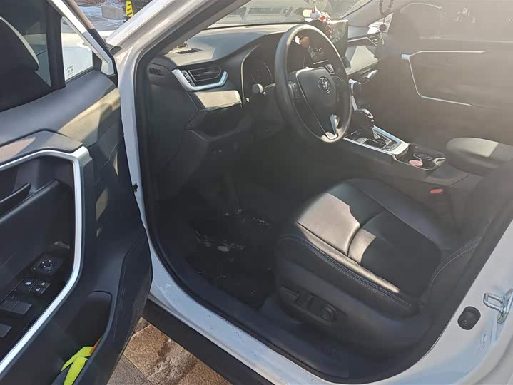 Toyota RAV4 2024 2024款 2.0L CVT两驱都市版