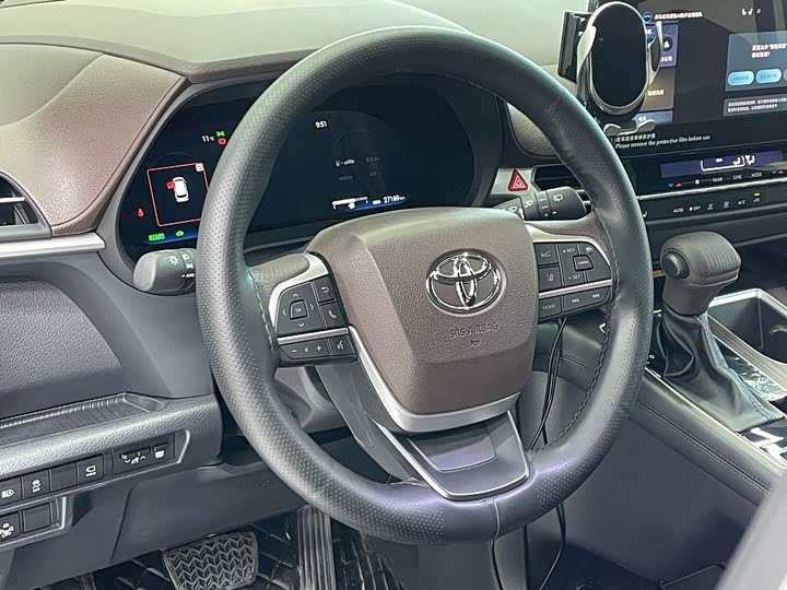 Toyota Granvia 2024 2024款 2.5L混动 尊贵PLUS四驱版