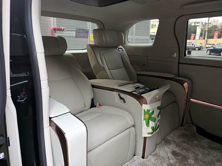 Lexus LM 2025 2025款 500h 四座御世版