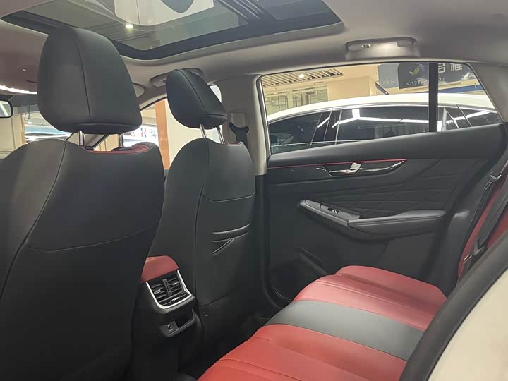 Dongfeng Aeolus Yixuan Max 2022 2022款 1.5T 超帅潮爸版