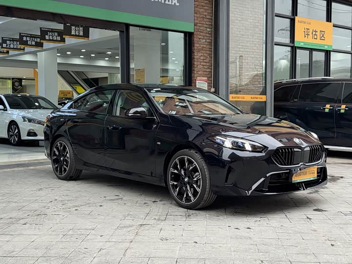 BMW 2 Series 2025 2025款 225L M运动曜夜套装