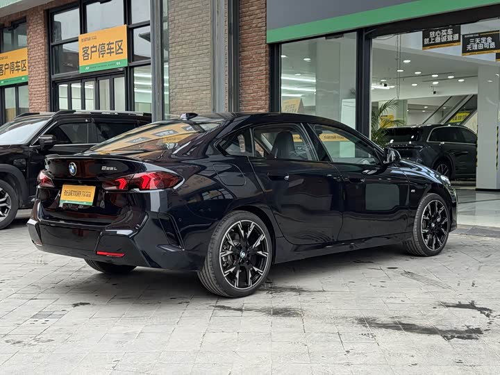 BMW 2 Series 2025 2025款 225L M运动曜夜套装