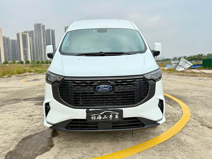 Ford Transit 2023 2023款 2.0T柴油手动商旅型中轴中顶7/8/9座