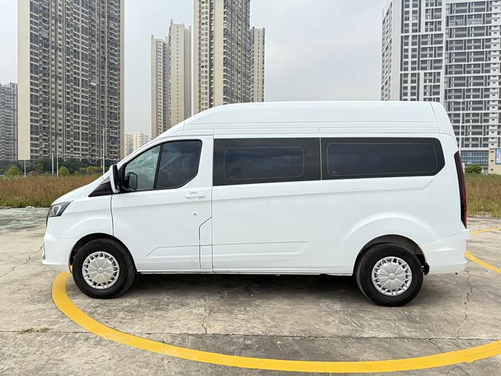 Ford Transit 2023 2023款 2.0T柴油手动商旅型中轴中顶7/8/9座
