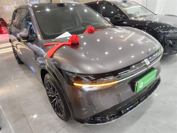 Zeekr 7X 2025 2025款 75kWh 后驱智驾版