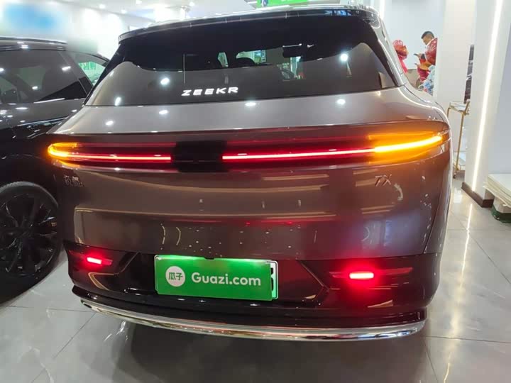 Zeekr 7X 2025 2025款 75kWh 后驱智驾版