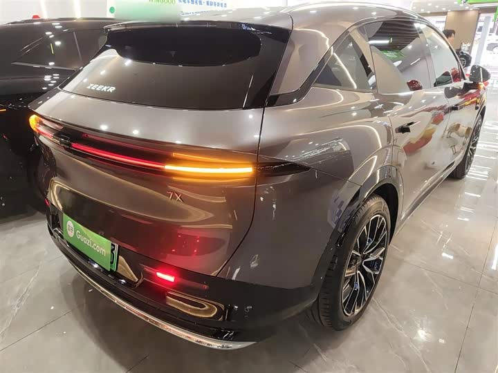 Zeekr 7X 2025 2025款 75kWh 后驱智驾版