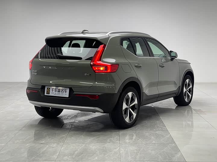 Volvo XC40 2025 2025款 B4 四驱智远豪华版