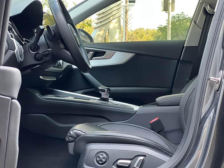 Audi A4L 2024 2024款 40 TFSI 时尚动感型