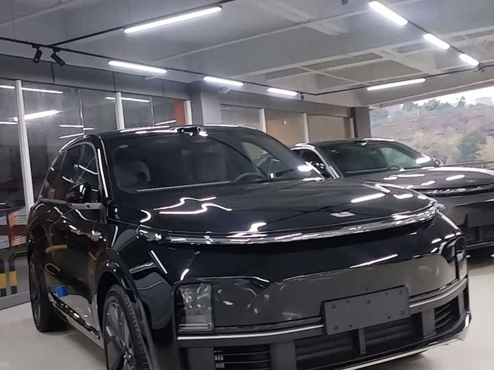 2025 LiXiang L9