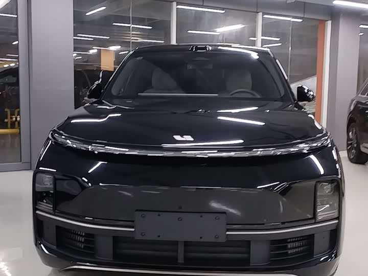 2025 LiXiang L9