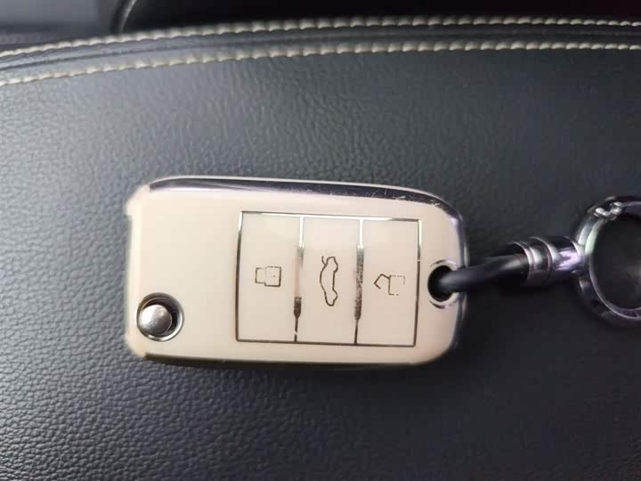 Roewe i6 2020 2020款 PLUS 1.6L CVT 4G互联荣耀旗舰版