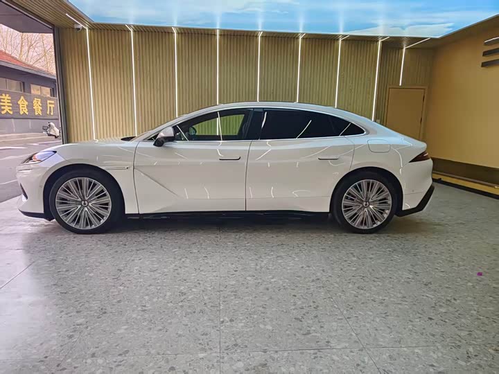 Denza Z9 2024 2024款 1100km 四驱Ultra版