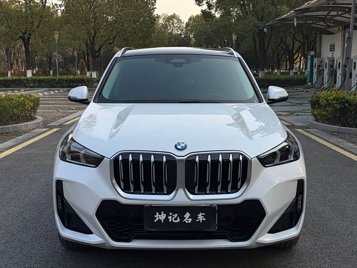 2025 BMW X1