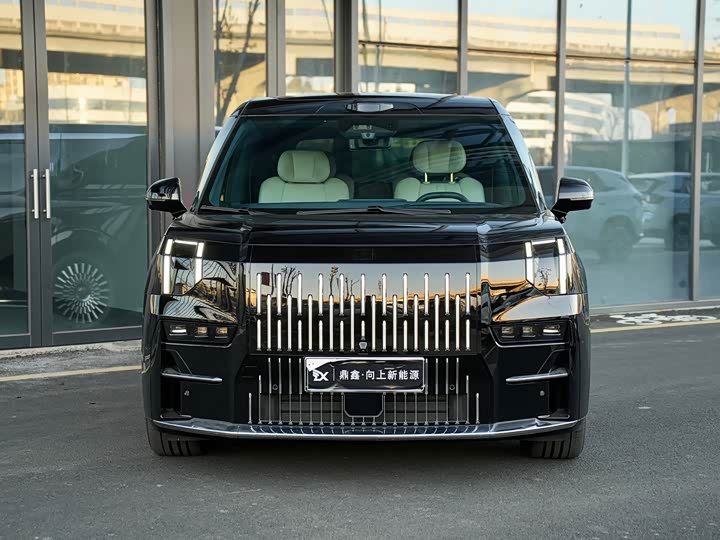 Zeekr 009 2024 2024款 七座过道版四驱 108kWh