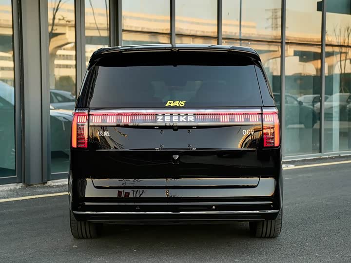 Zeekr 009 2024 2024款 七座过道版四驱 108kWh