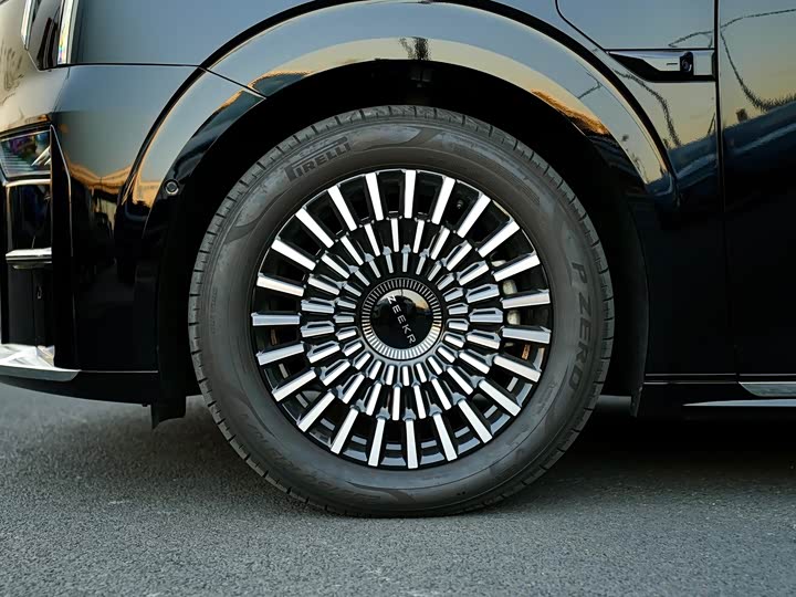 Zeekr 009 2024 2024款 七座过道版四驱 108kWh