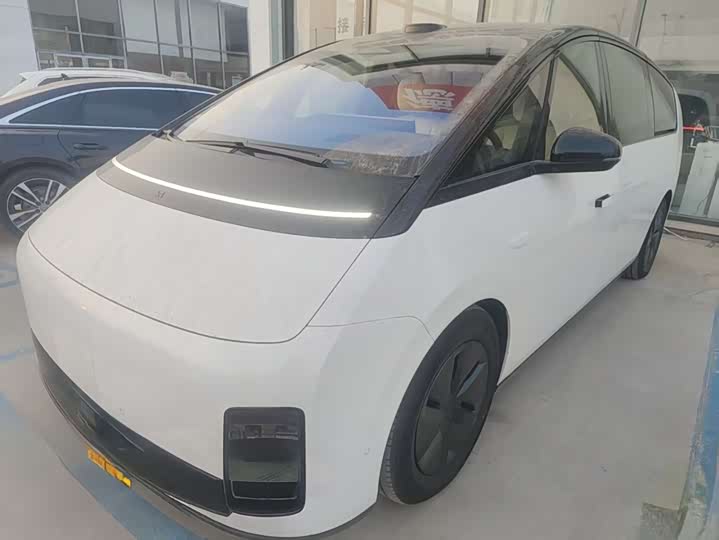 2025 LiXiang Mega