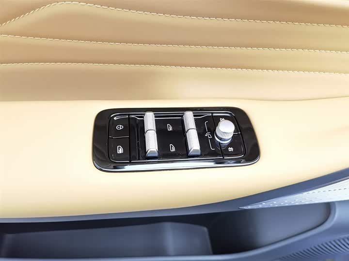 Geely Galaxy Starship 7 2025 2025款 120km 领航版